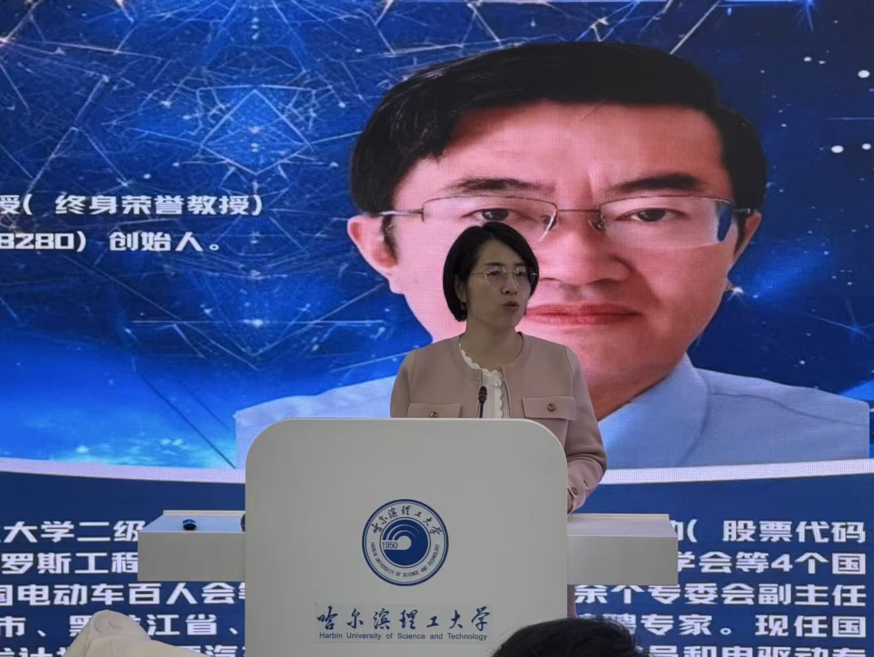 bffdaf1a56124617b2f7c3cb27af309c